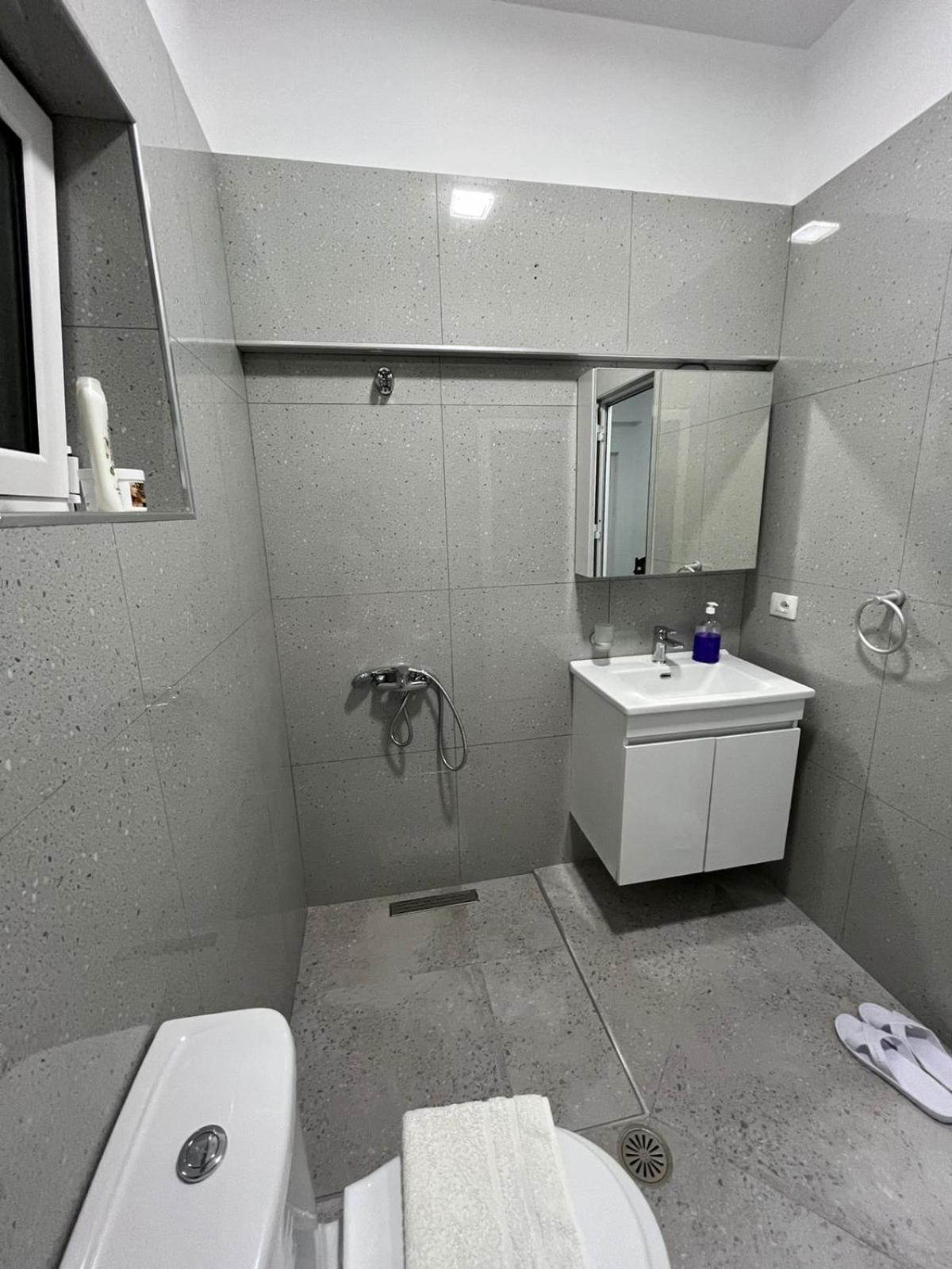 Villa Likaj Μπεράτ Εξωτερικό φωτογραφία